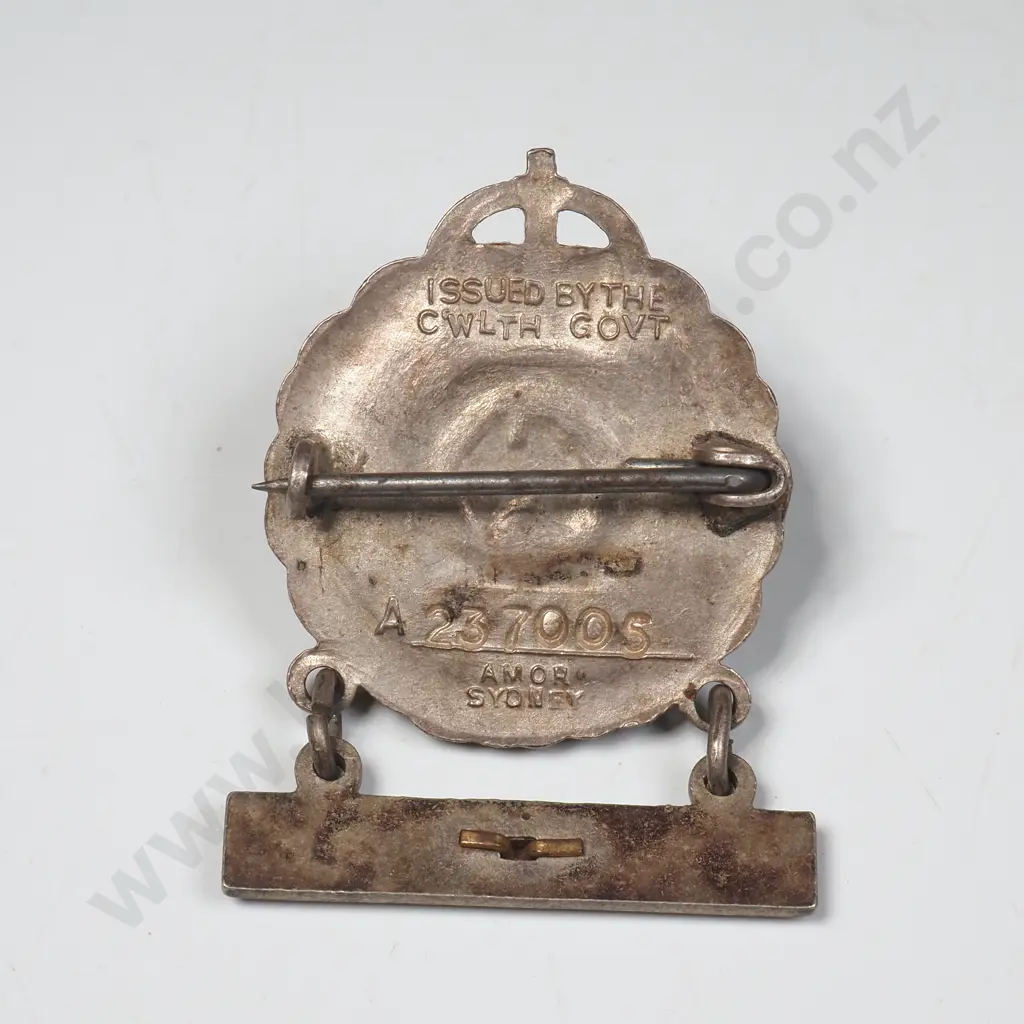 To the Women of Australia Badge One Star  - For losing an Immediate Relative in WW2  Image 1++