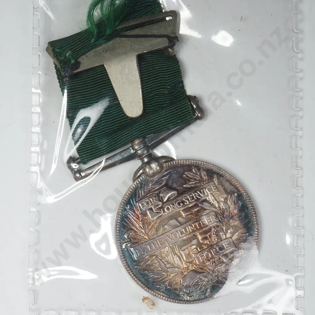 New Zealand Volunteer Long Service Medal to 363 Pte Robert Rogers - w Damaged Case Image 1++