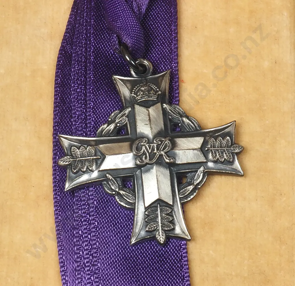 WW2 NZ Memorial Cross to 11445 CPL William Henry Beel 20th Battalion POW Died 15th Aug 1947 Image 1++