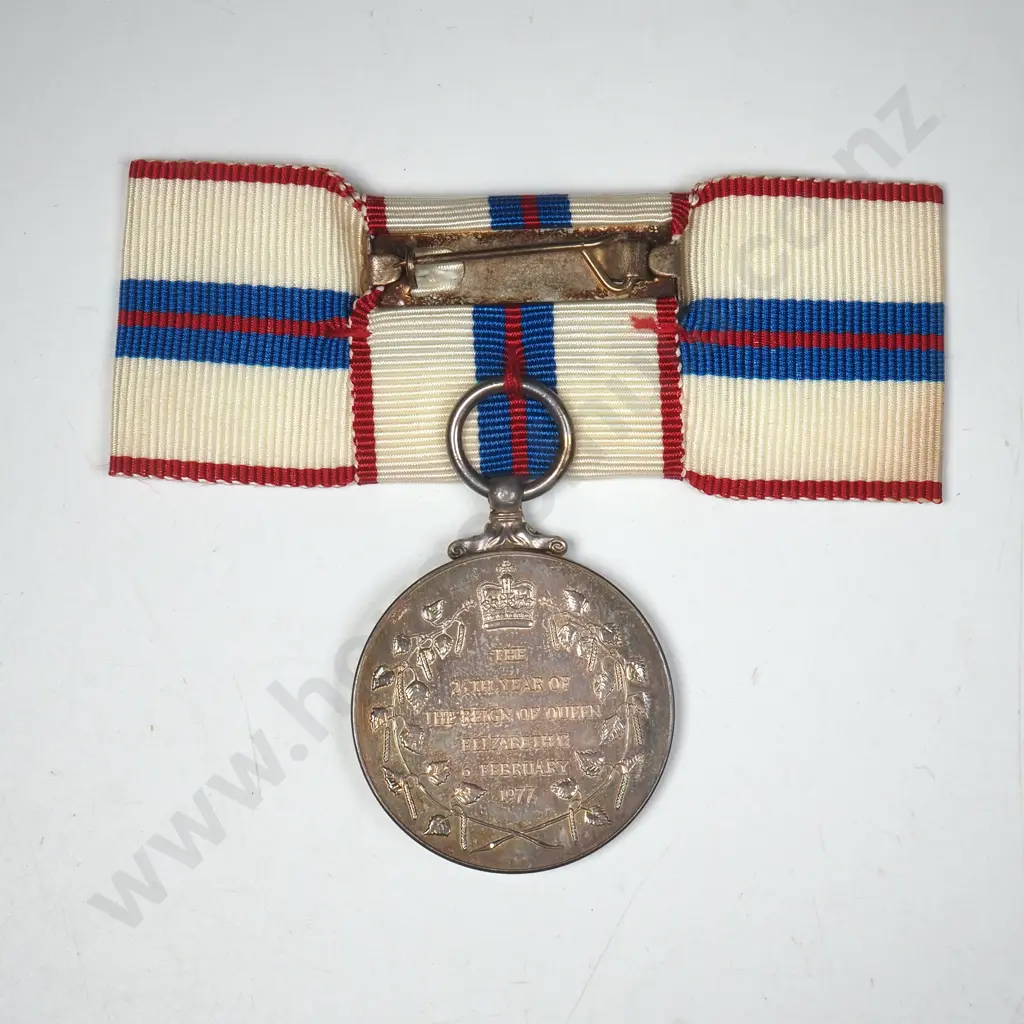 Official Silver Jubilee Medal 1977, Ladies Issue. Image 1++