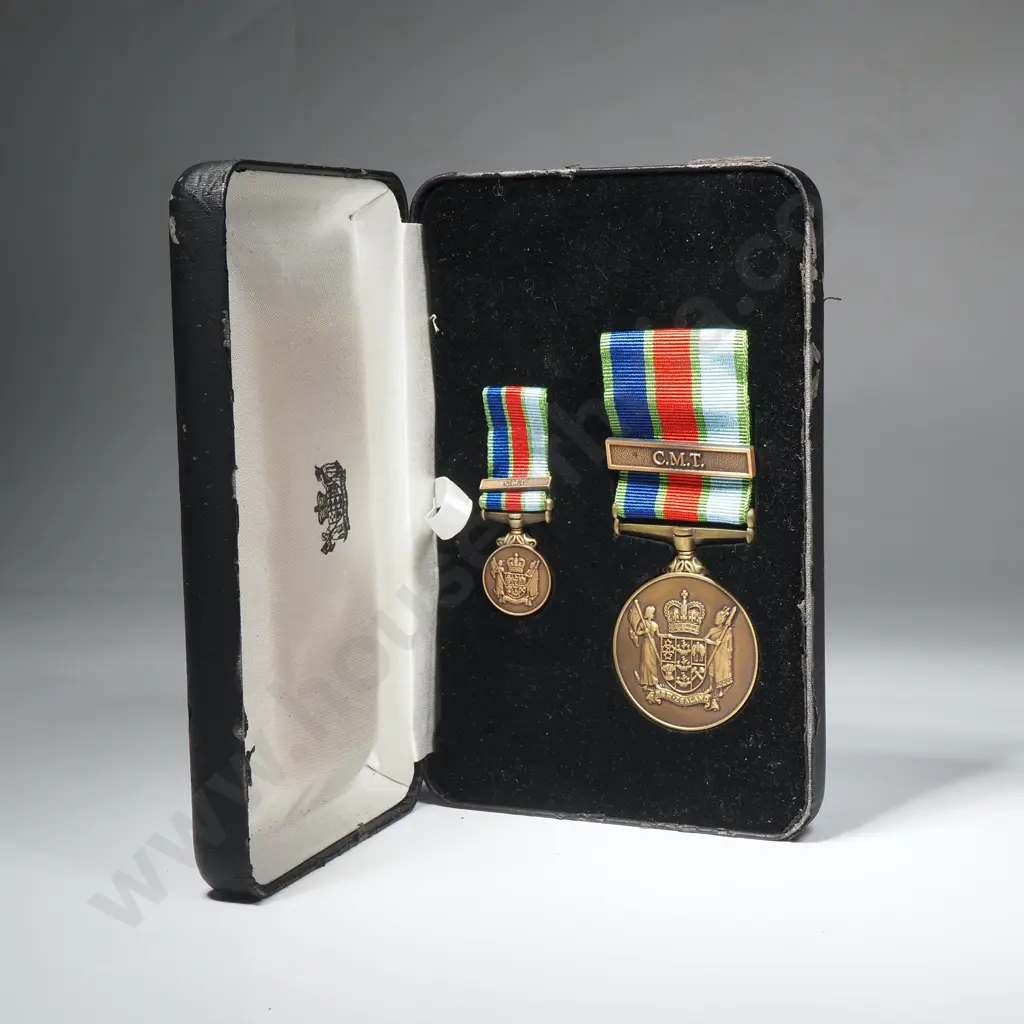 New Zealand Defence Service Medal to 785049 Pte B M Dixon NZINF & Miniature  Image 1++