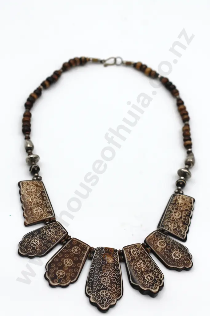 A Stylish Camel Bone Necklace "1001 Nights" Image 1++