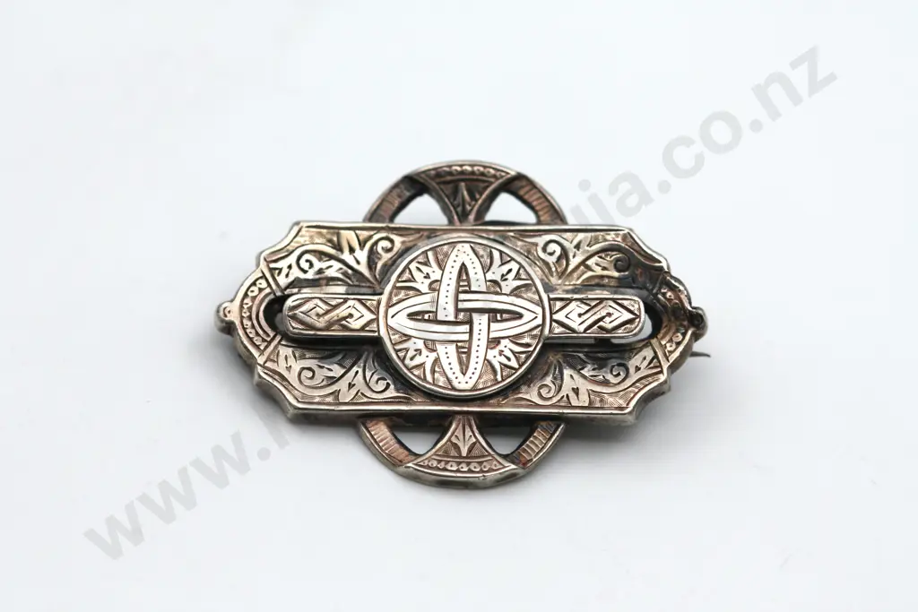 Sterling Silver Crossed Oval Brooch A/F Image 1++