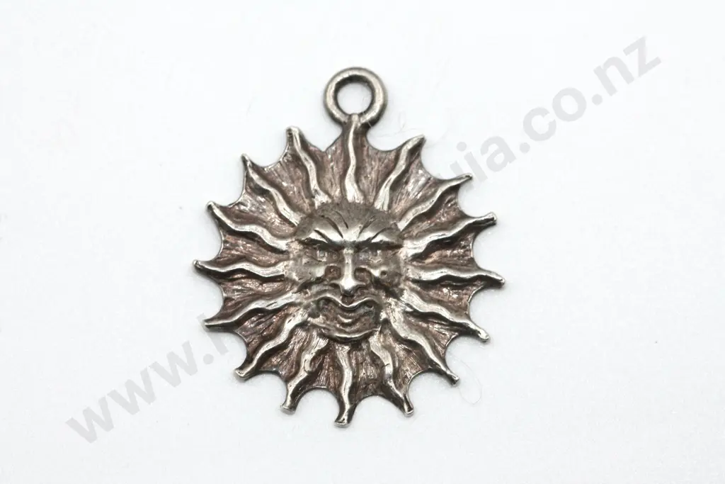 Striking Sterling Silver Sun Pendant "Rays of Silver" Image 1++