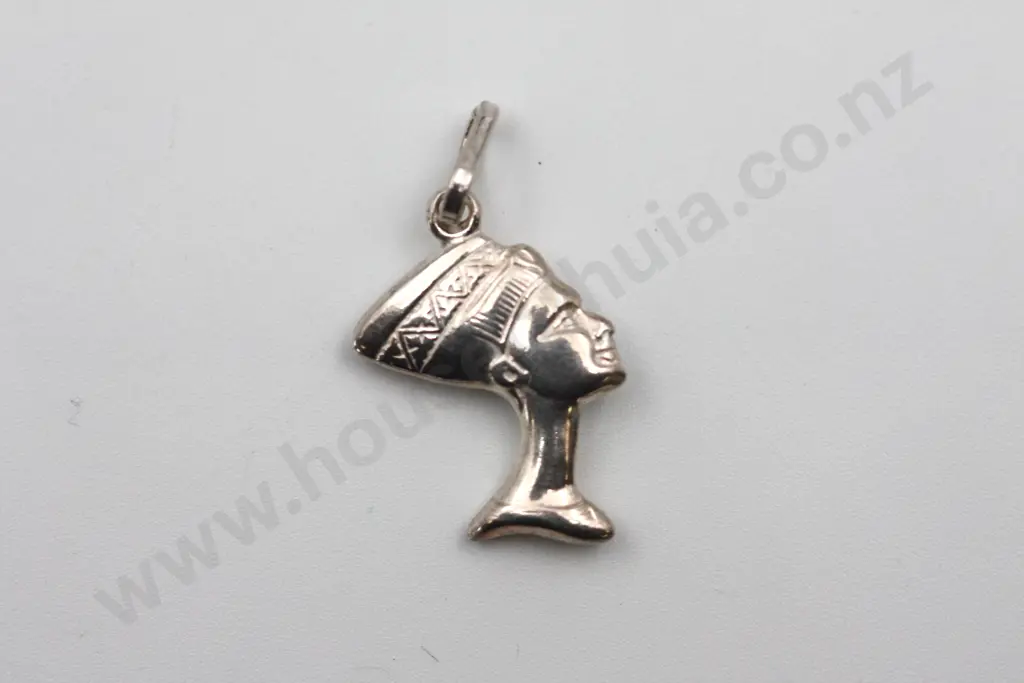 Sterling Silver Nefertiti Head Pendant Image 1++