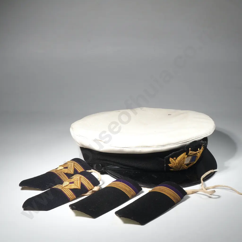 British Merchant Cap & Epaulettes Image 1++