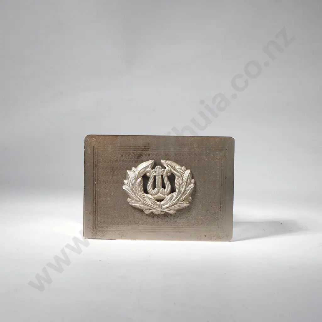 Cigarette Box w British Badge on Top Image 1++