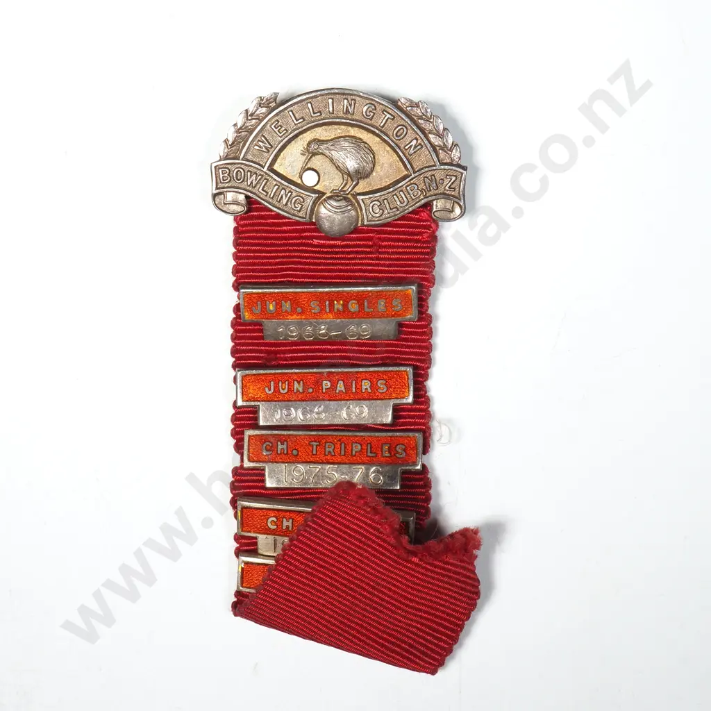 Wellington Bowling Club Titles in Sterling Silver - 19.39 Grams Image 1++