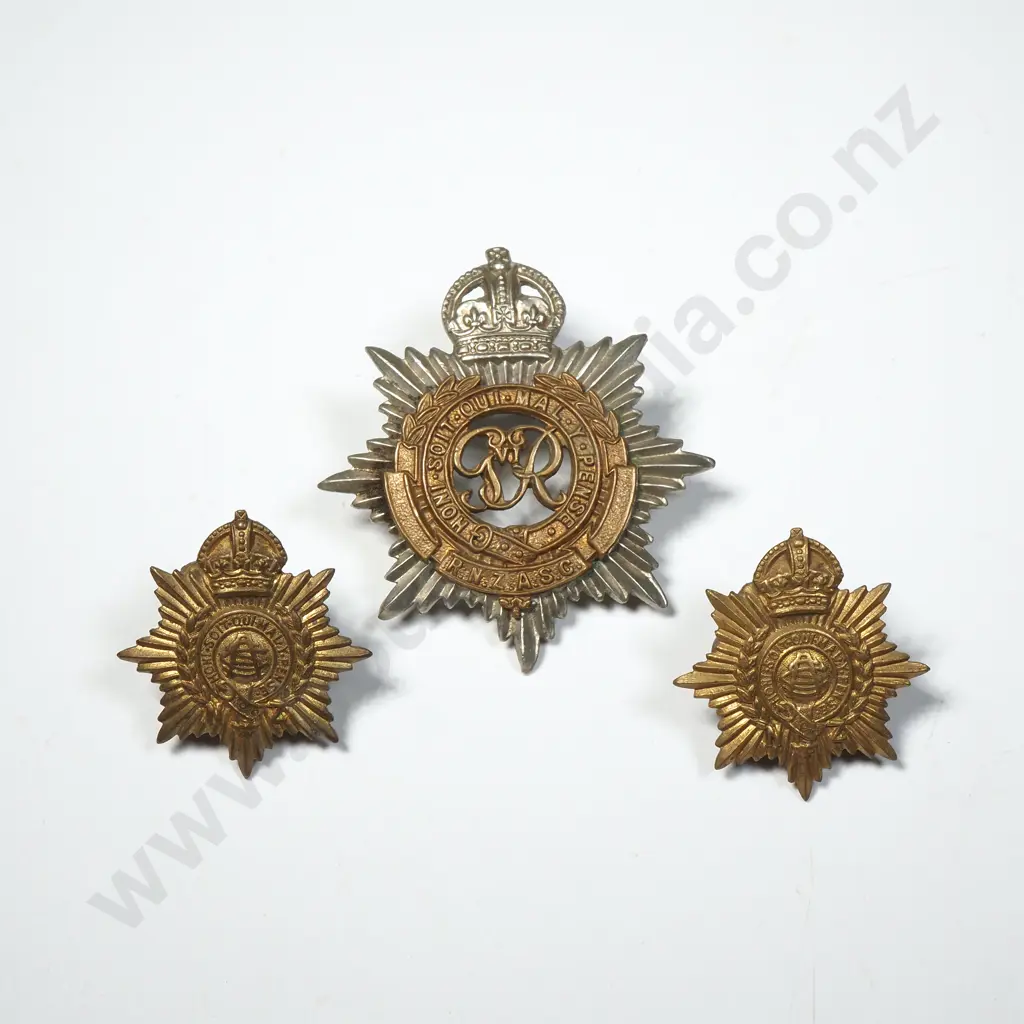 Pair of NZ Military Cap & Collar Badges Image 1++