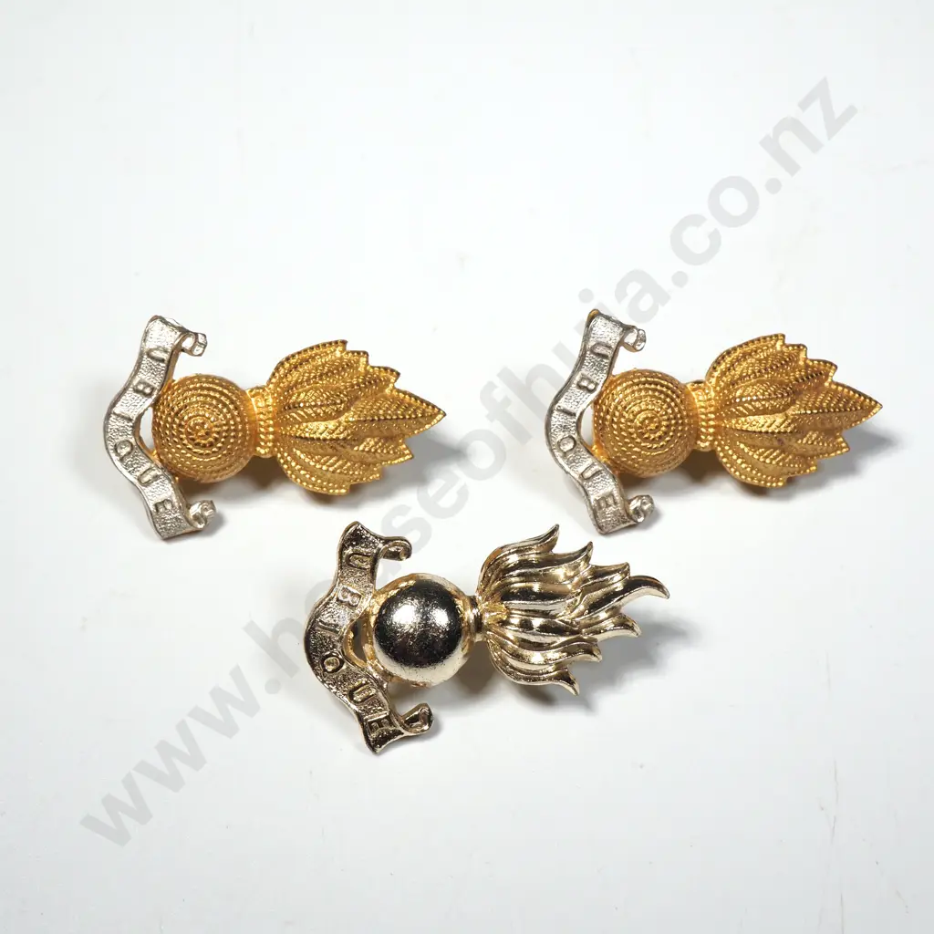 Pair of NZ Military Collar Badges Image 1++