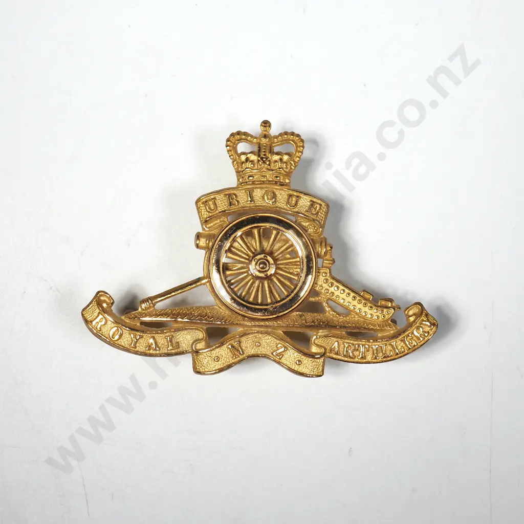 Assorted Lot of Military Badges Image 1++