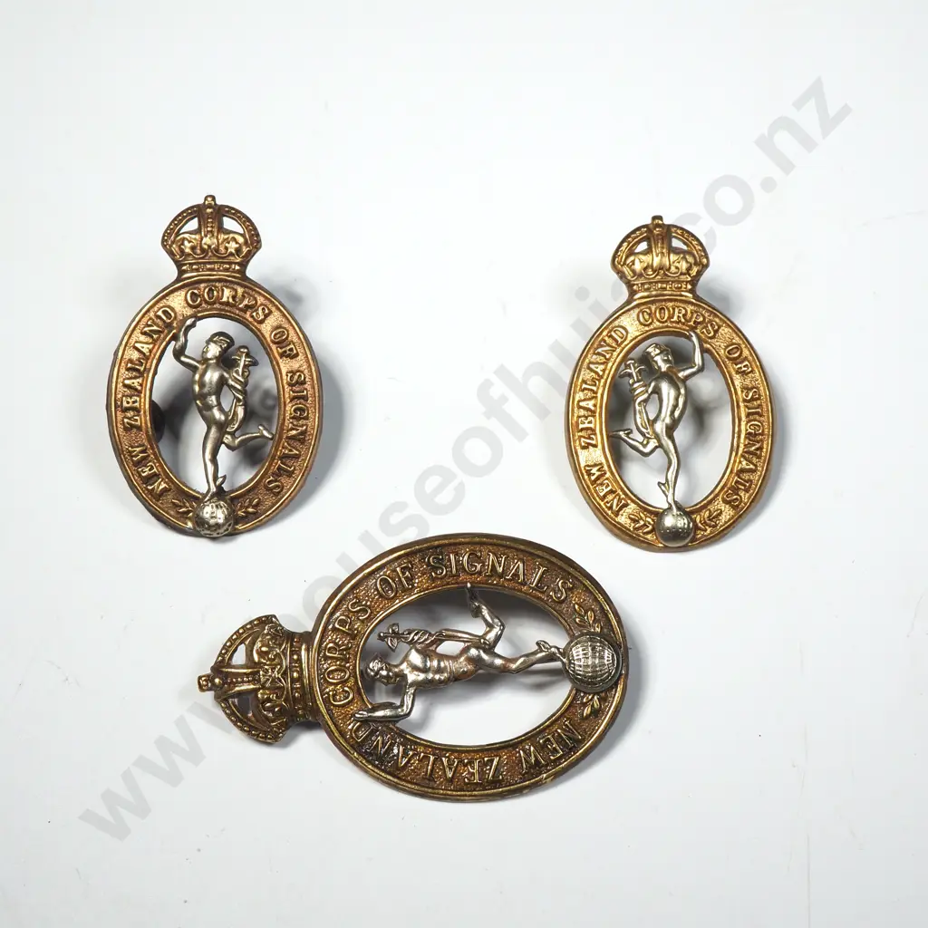 Pair of NZ Military Cap & Collar Badges Image 1++