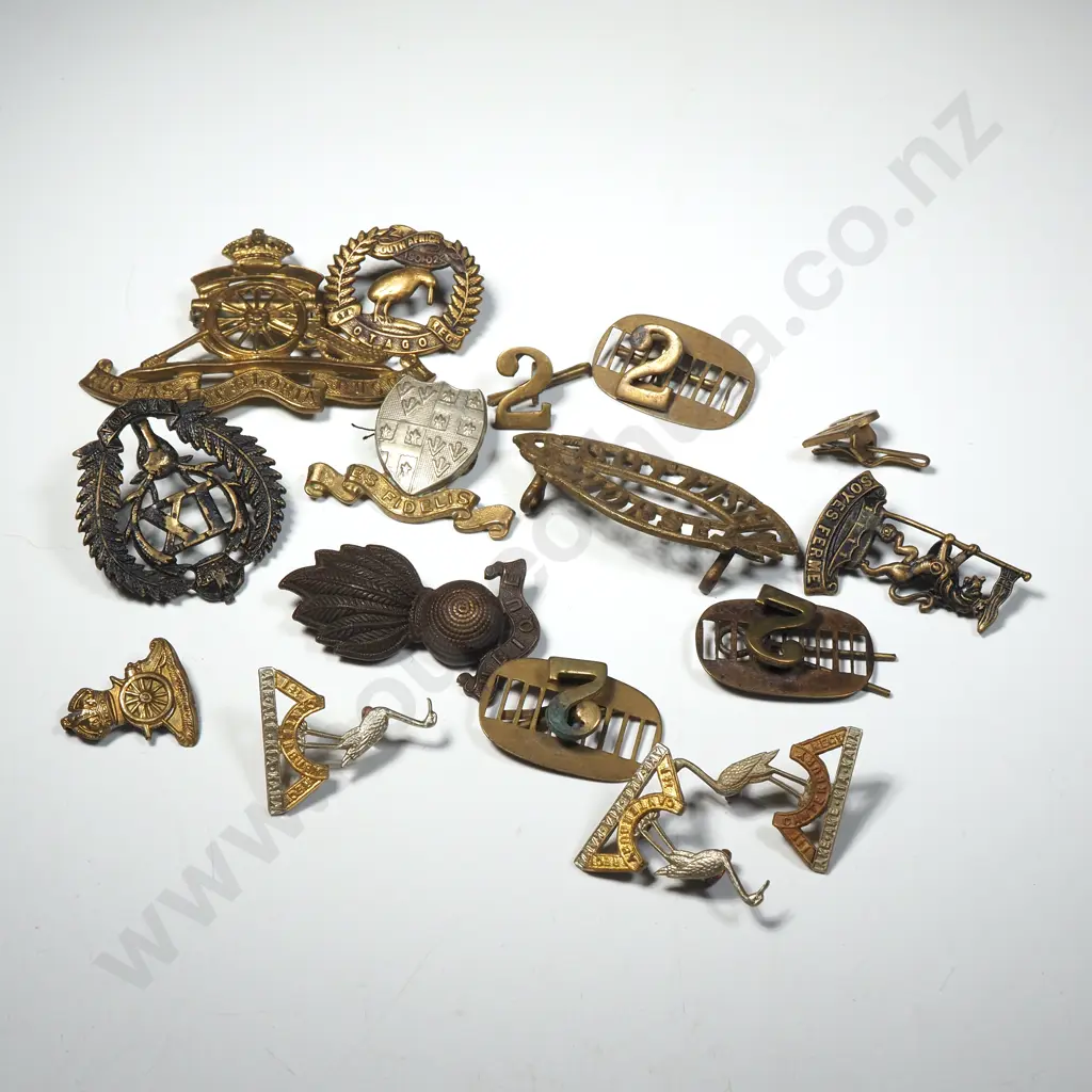 Assorted Lot of Military Badges Image 1++