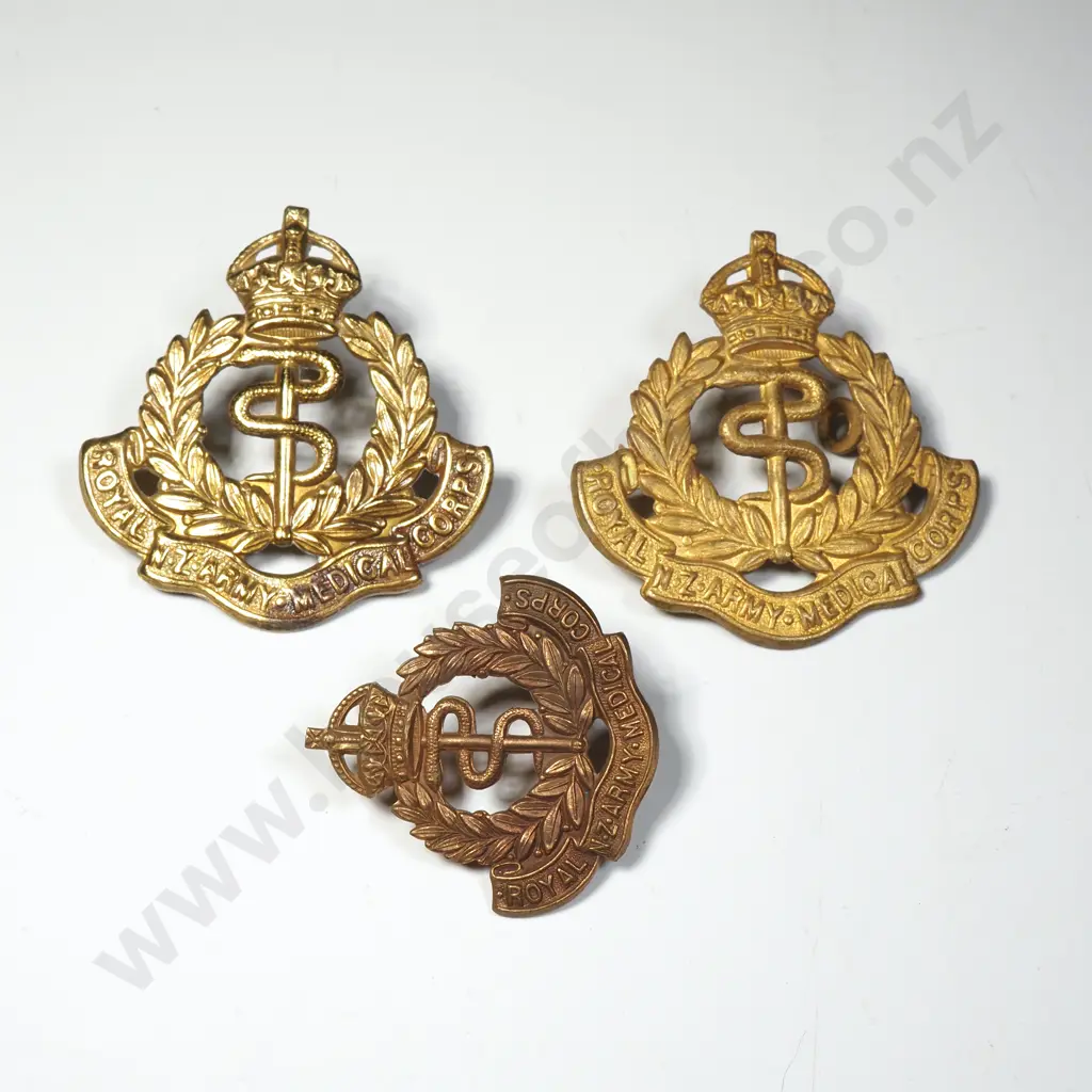 Assorted Lot of New Zealand Military Badges Image 1++