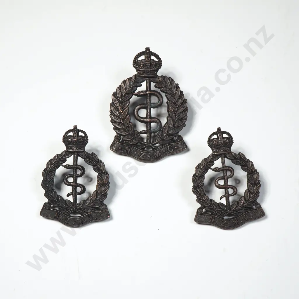 Assorted Lot of Military Badges Image 1++