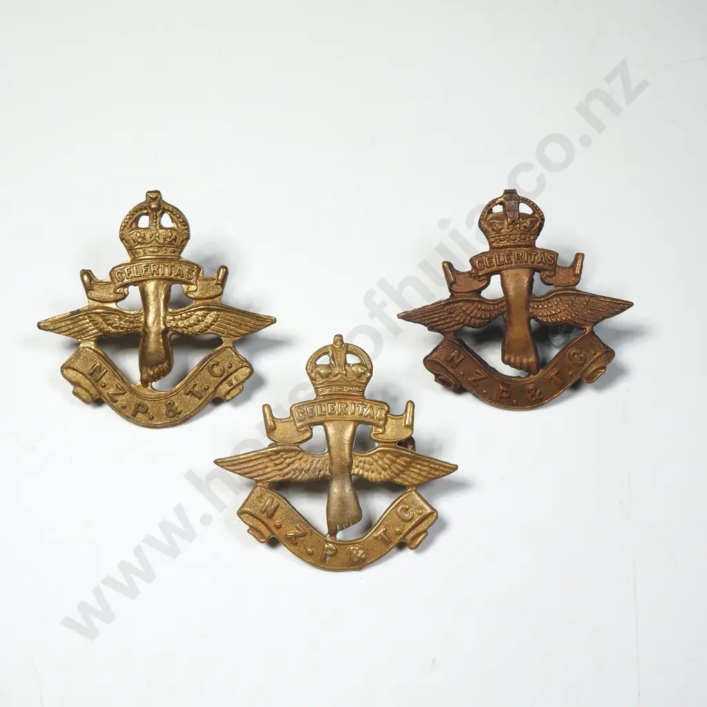 Assorted Lot of Military Badges Image 1++