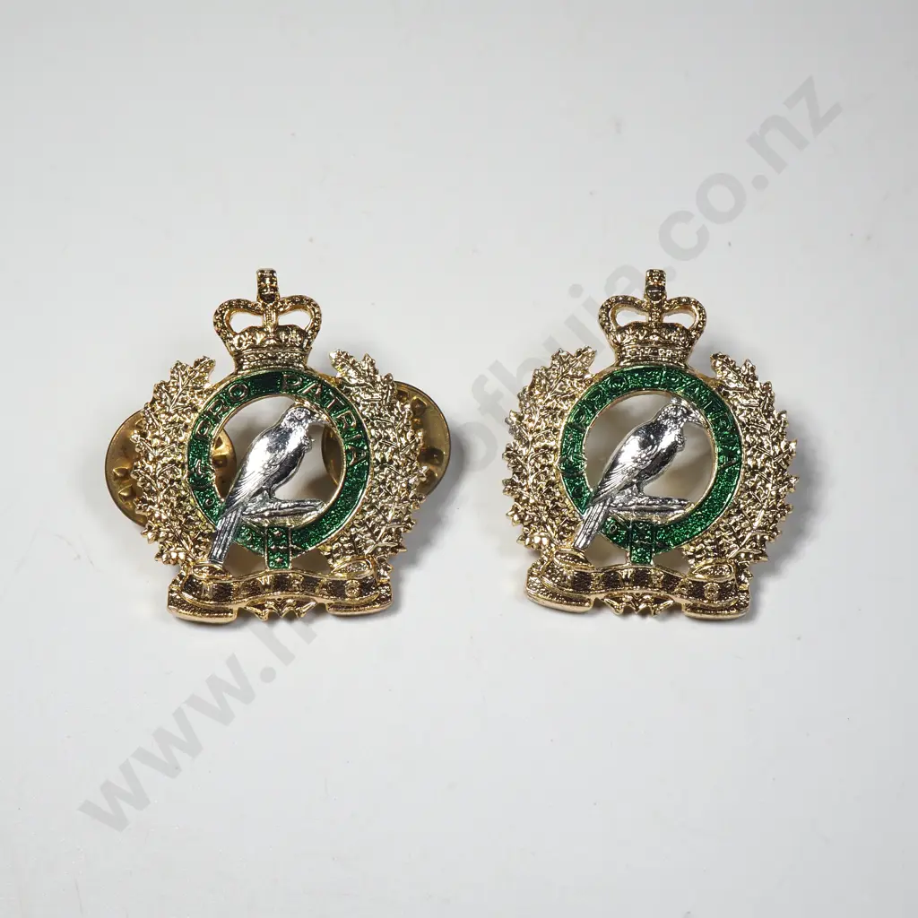 Pair of NZ Military Collar Badges Image 1++