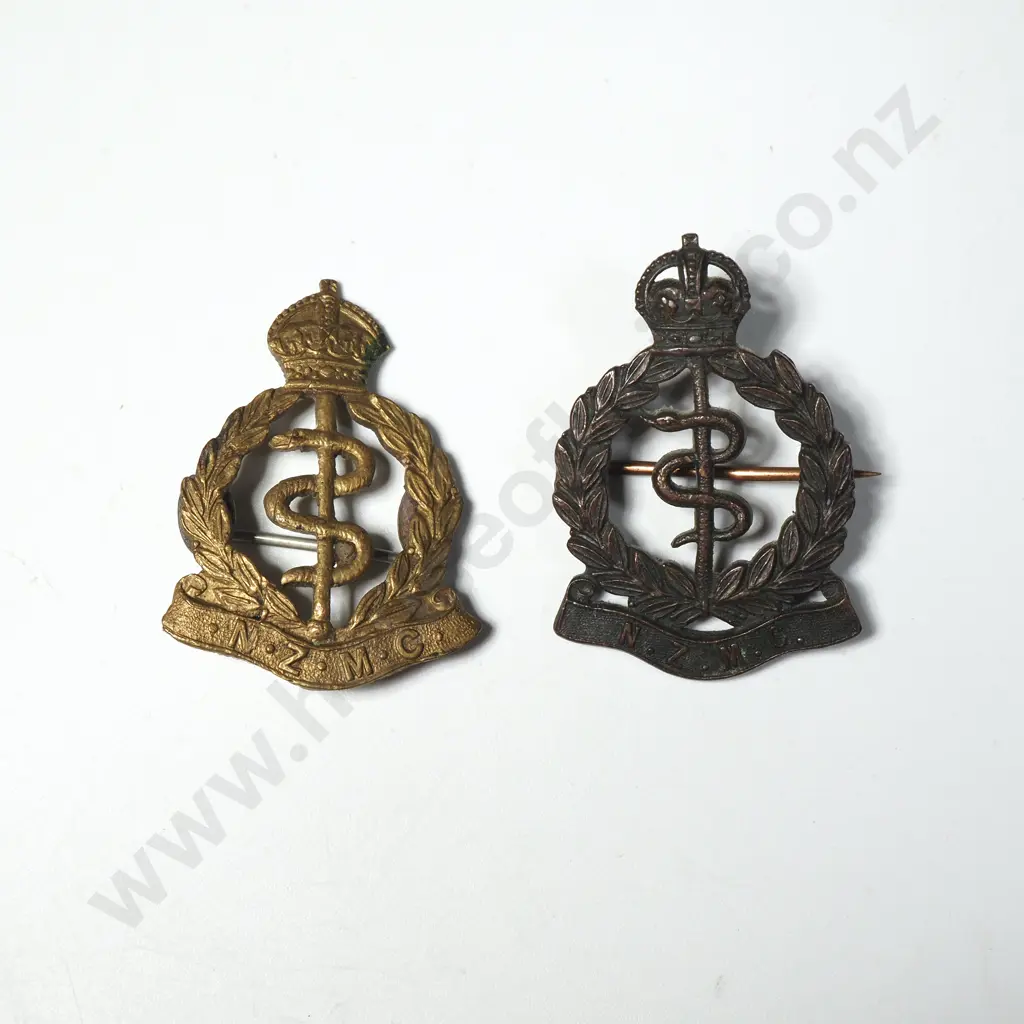 Assorted Lot of Military Badges Image 1++