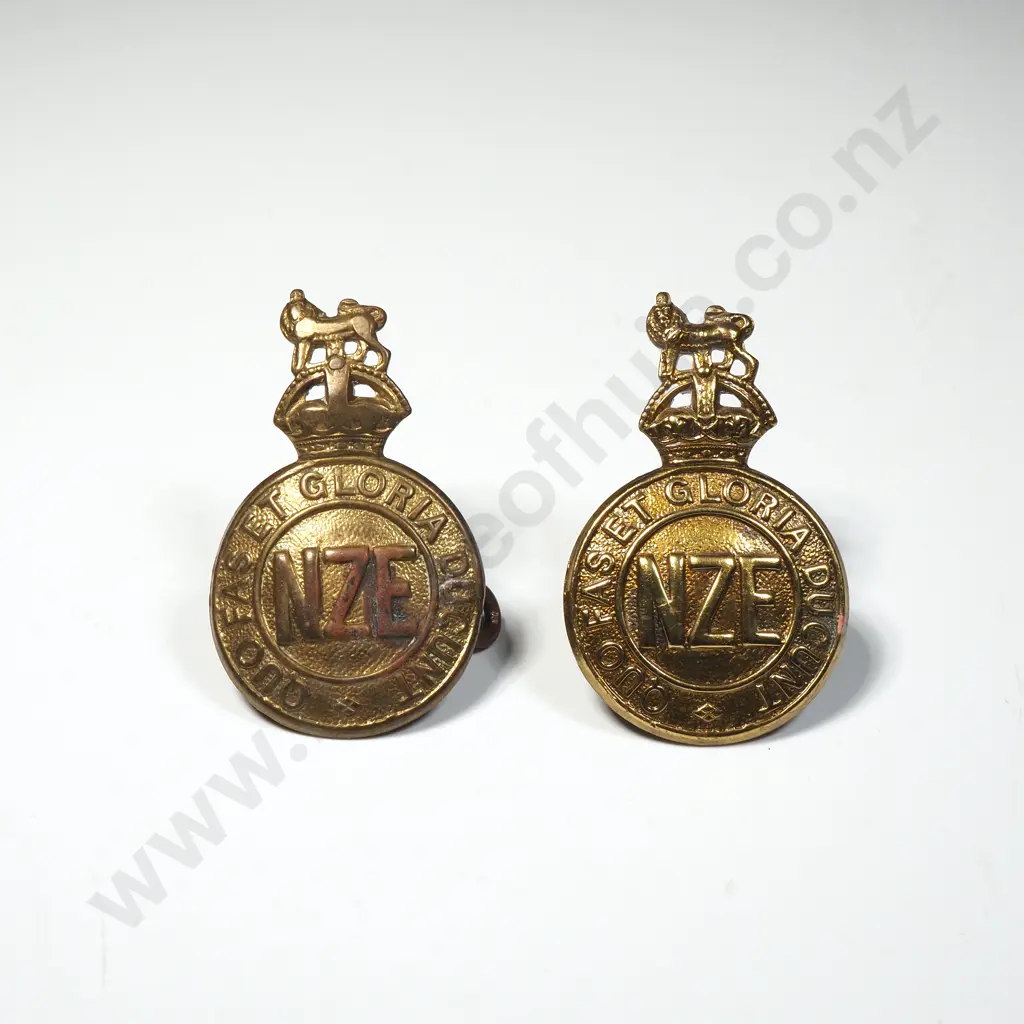Pair of NZ Military Collar Badges Image 1++