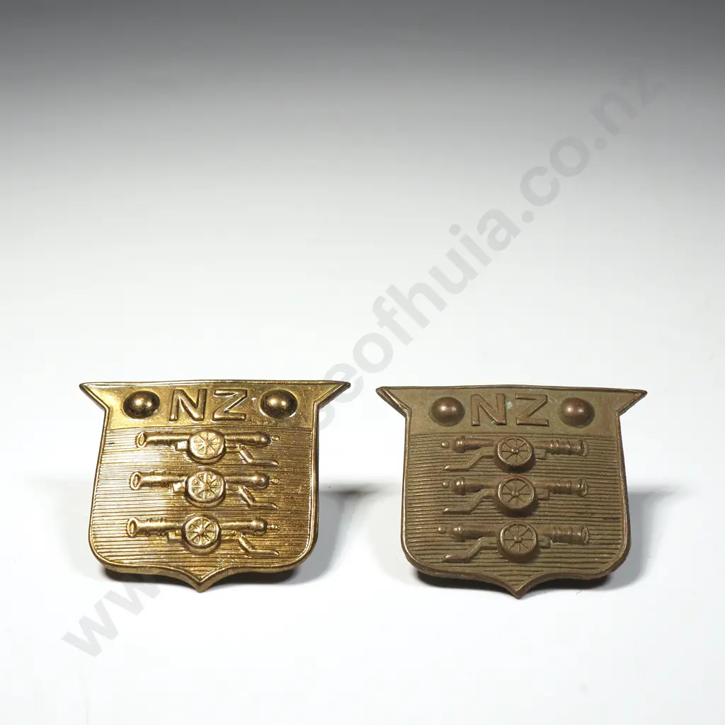 Assorted Lot of Military Badges Image 1++