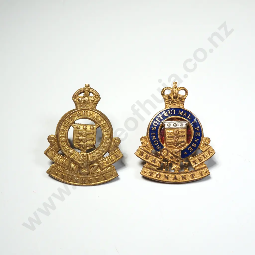 Assorted Lot of Military Badges Image 1++
