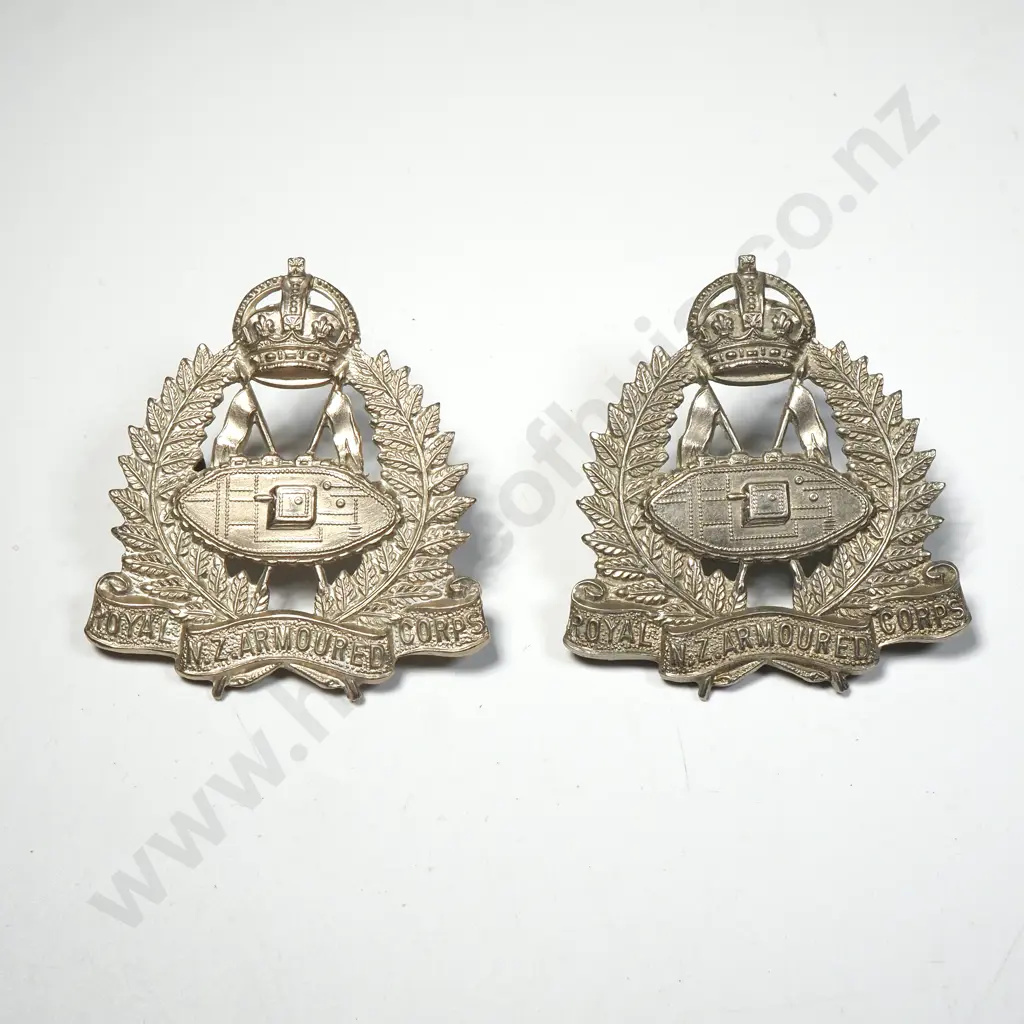 Assorted Lot of New Zealand Military Badges Image 1++