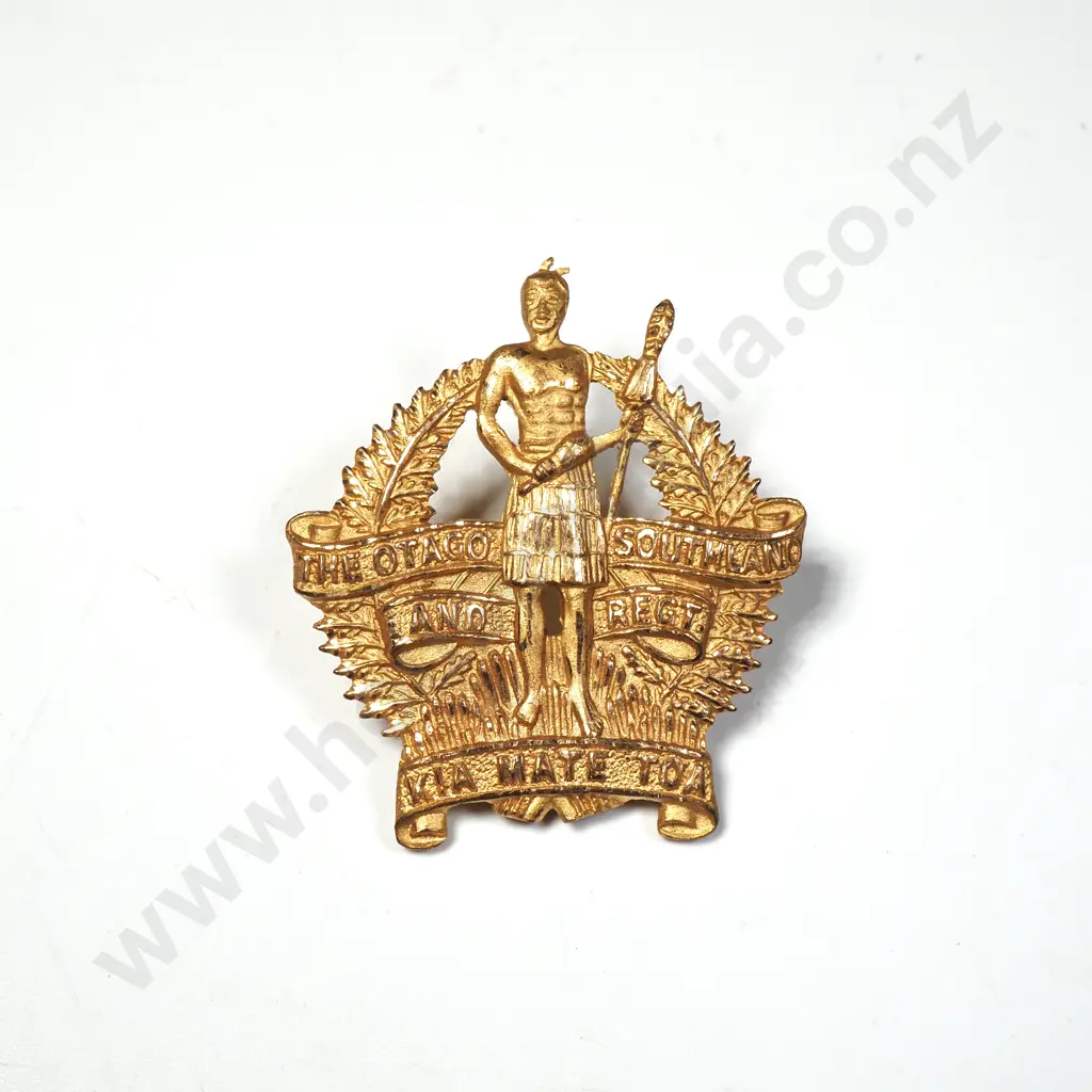 New Zealand Otago / Southland Brass Cap Badge w Excellent Gilt  Image 1++