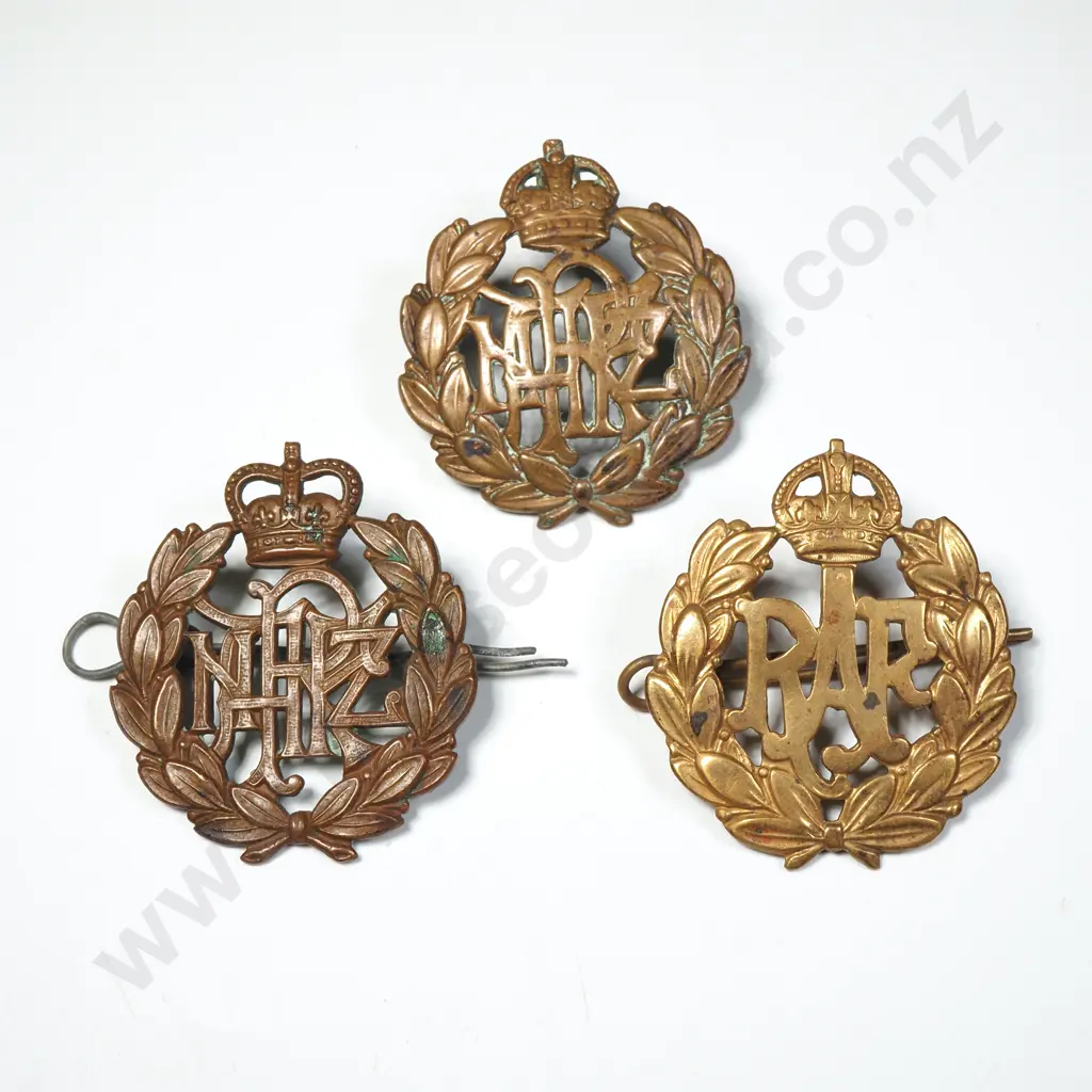 Three RNZAF Cap Badges  Image 1++