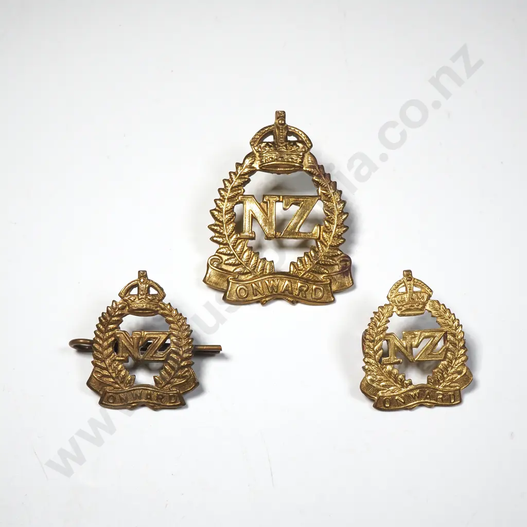 New Zealand Onward Cap & Collar Badges  Image 1++