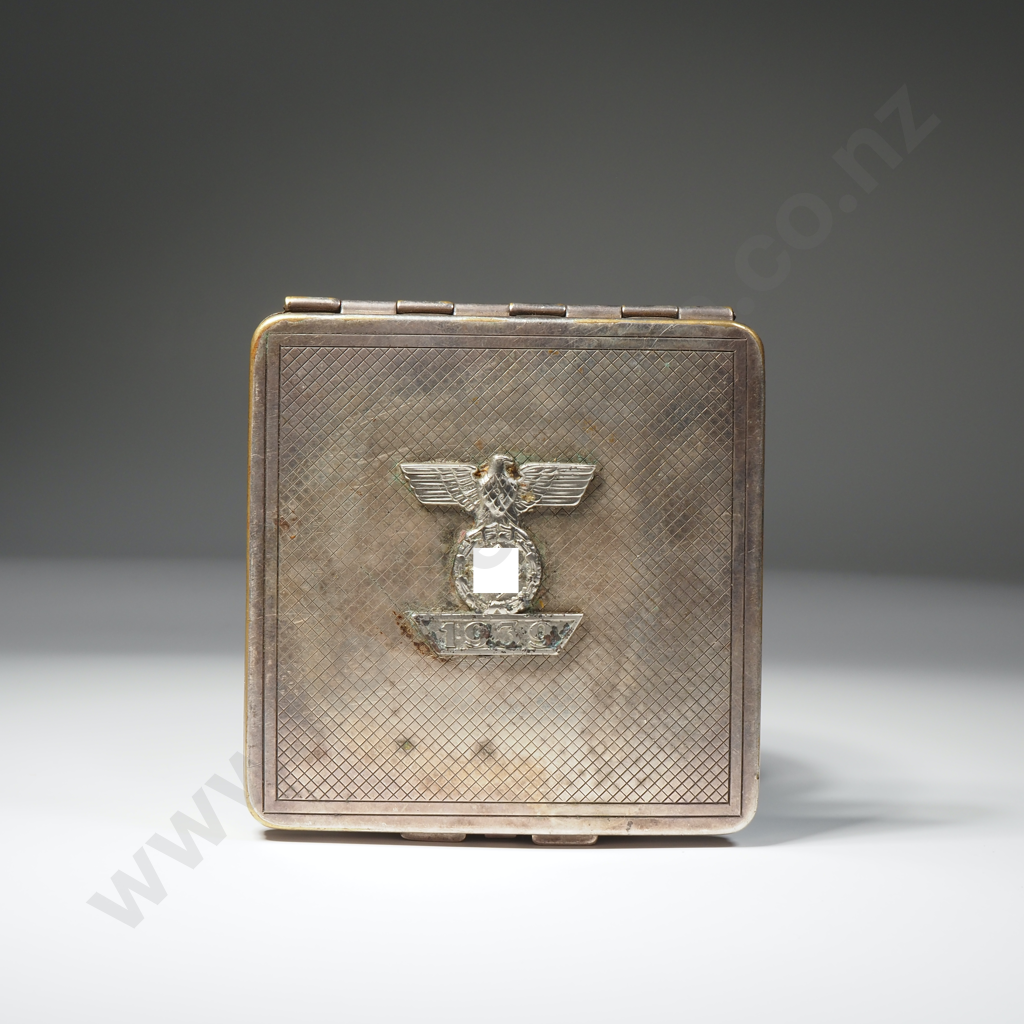 Cigeratte Case w 1939 German Emblem  Image 1++
