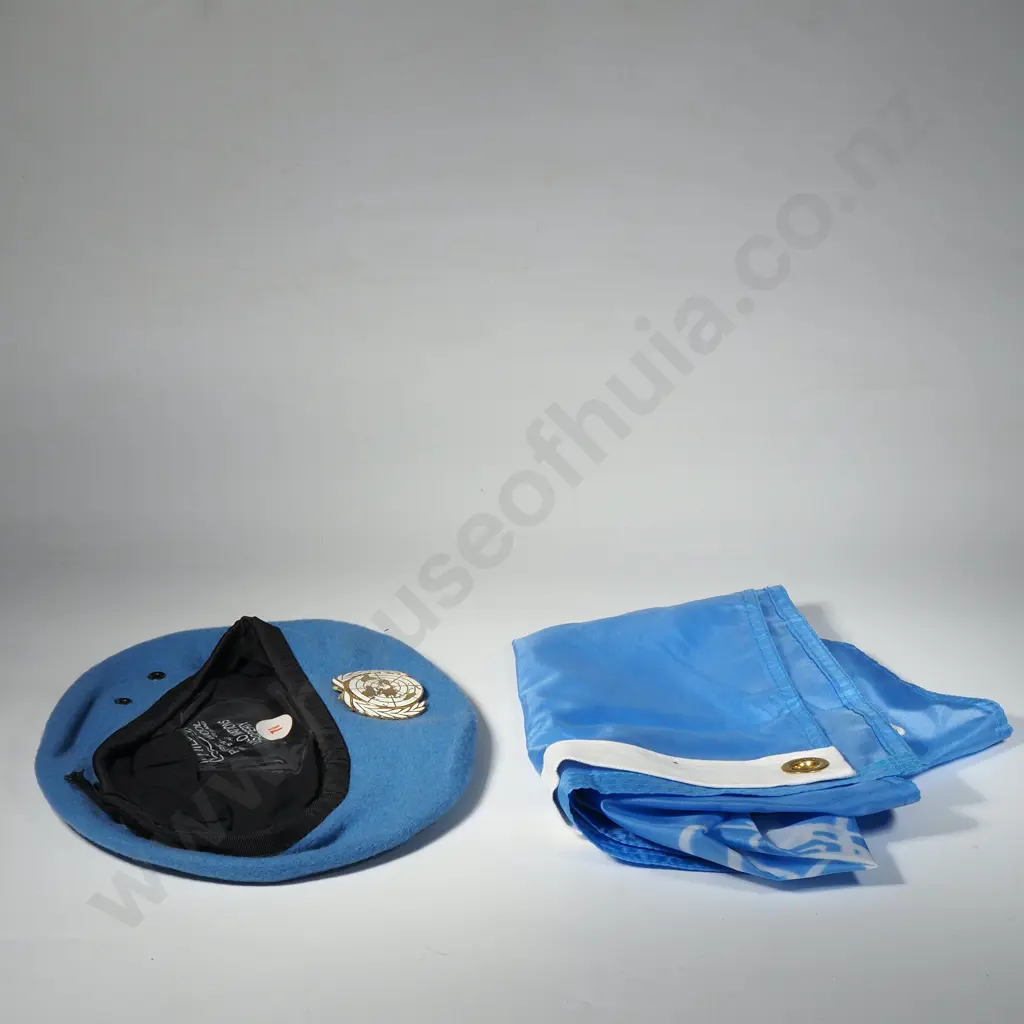 UN Blue Beret with Metal Badge Plus UN Nylon Flag (Ex Bosnia – Circa 1995) Image 1++