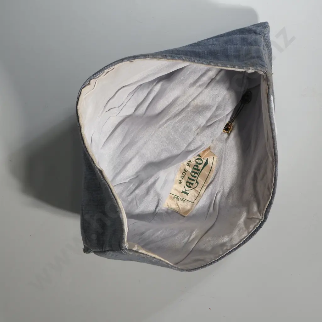 1980s NZ Summer Dress Side Cap w Kings Crown Badge Image 1++