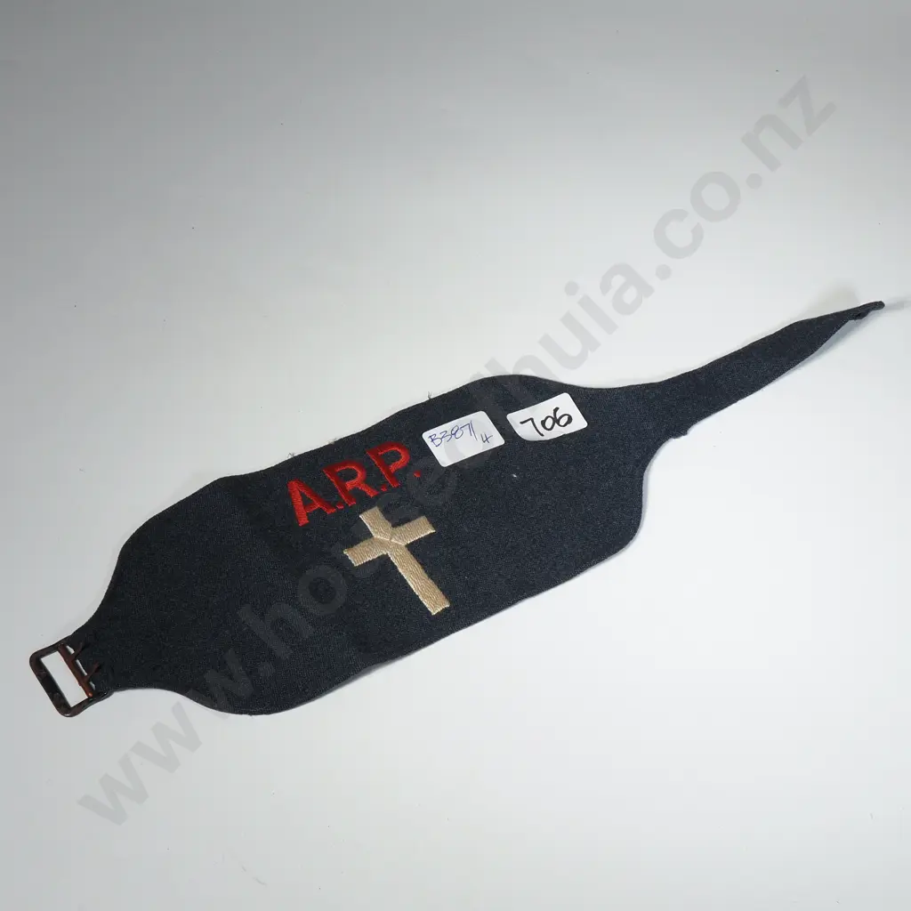 WW2 ARP Chaplain's Arm Band Image 1++