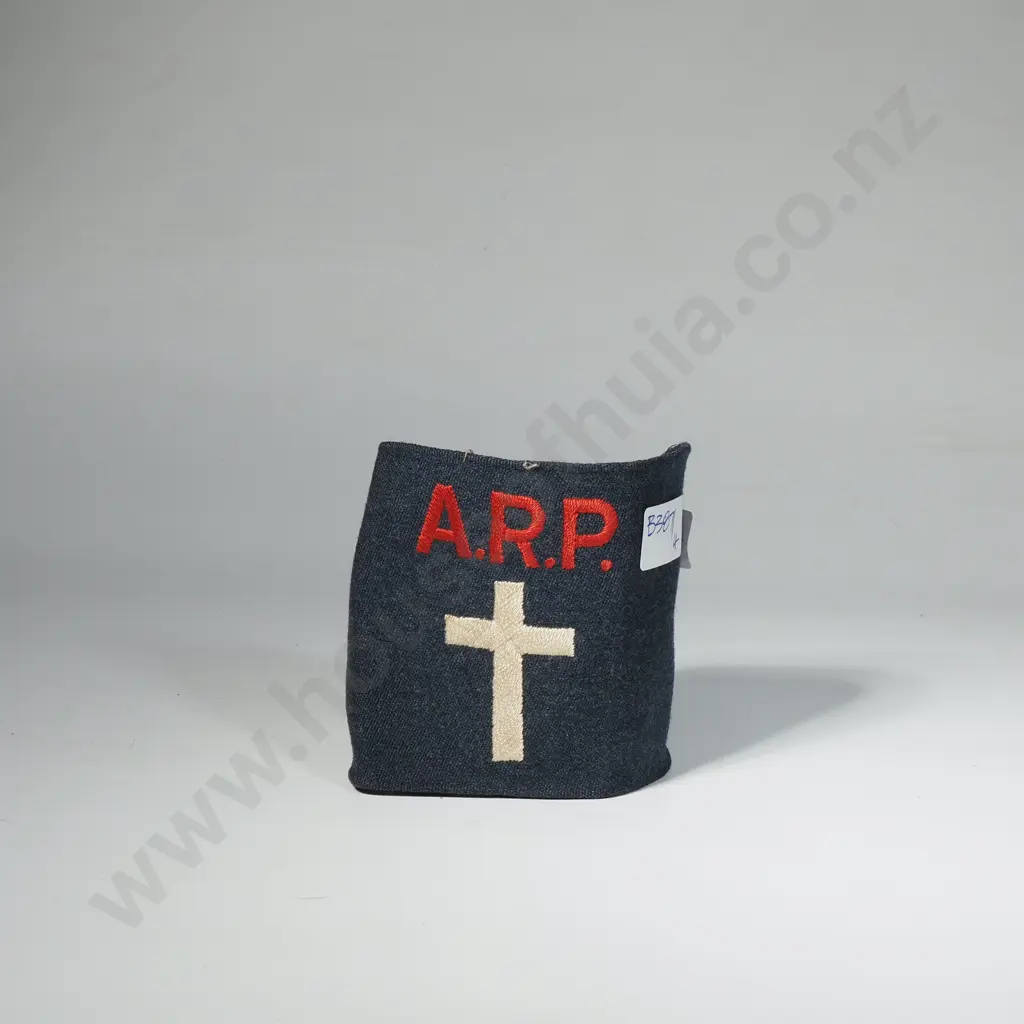 WW2 ARP Chaplain's Arm Band Image 1++