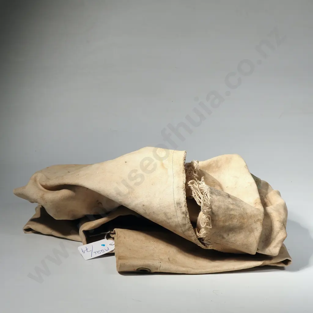 NZD Kit Bag. Some Damage. Image 1++