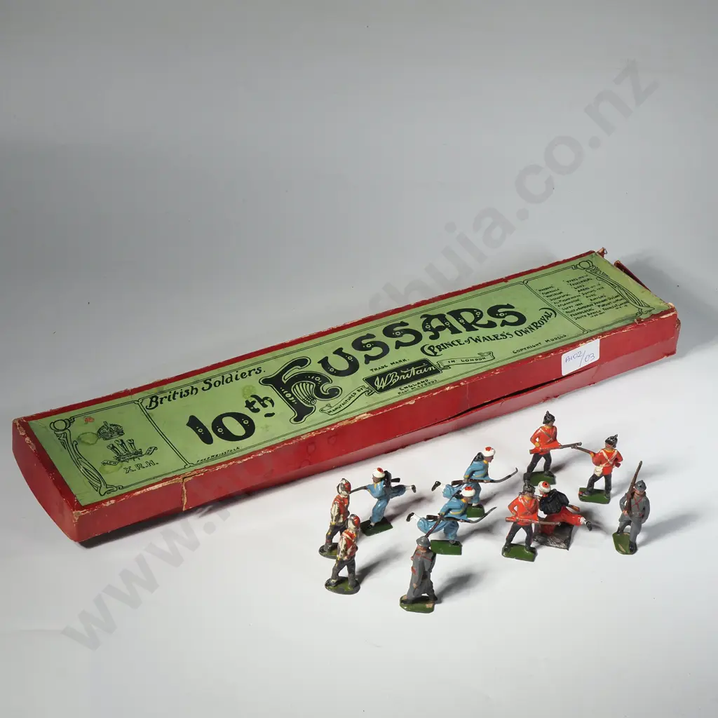 Eleven Vintage Britains Assorted Lead Toy Soldiers in Original Box Image 1++