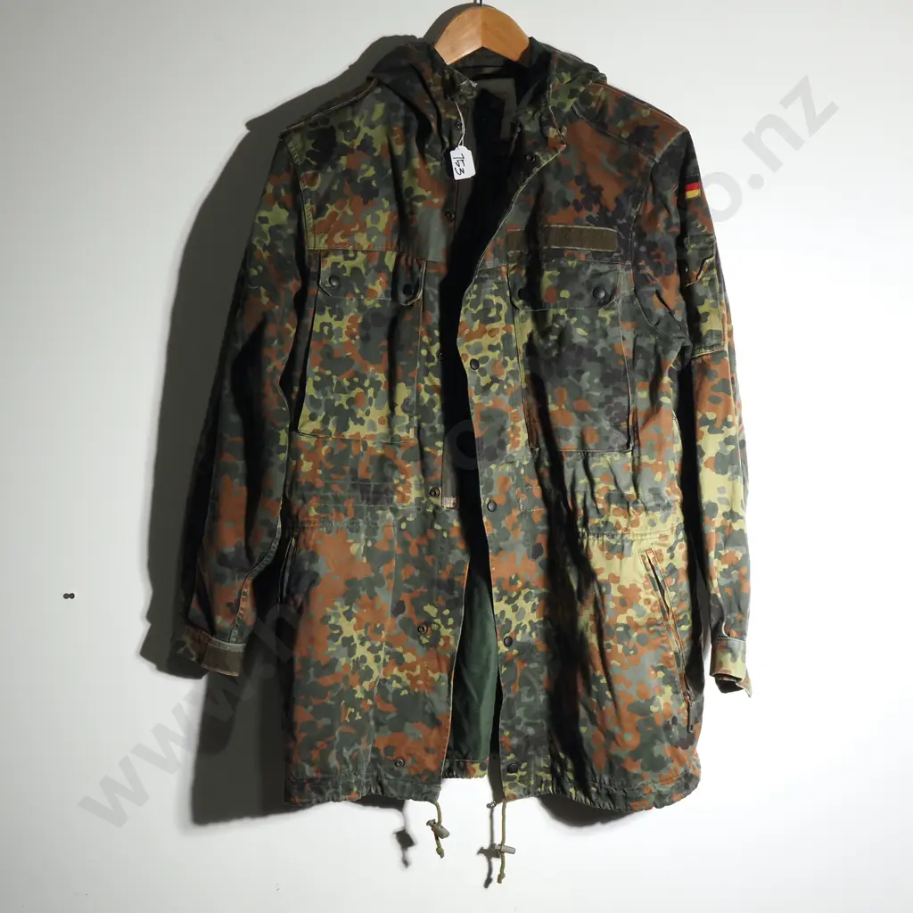 German Military Bundeswehr Flecktarn Parka w Five Colour Camouflage & Functional Shoulder Epaulettes Image 1++