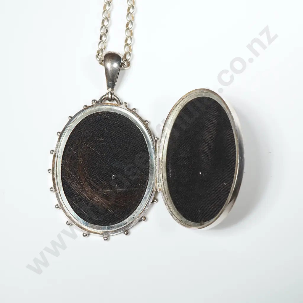 Large Antique Sterling Silver Hand Engraved Locket With Sterling Silver Chain Image 1++