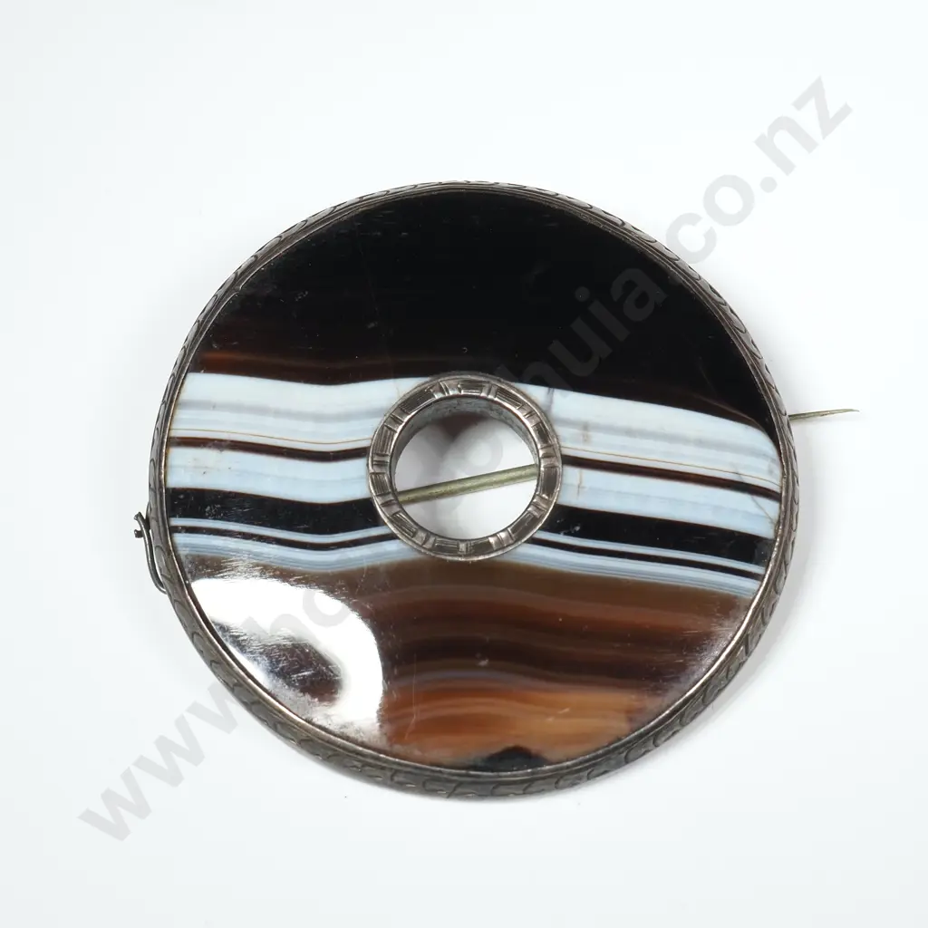 Victorian Scottish Banded Agate Brooch Image 1++