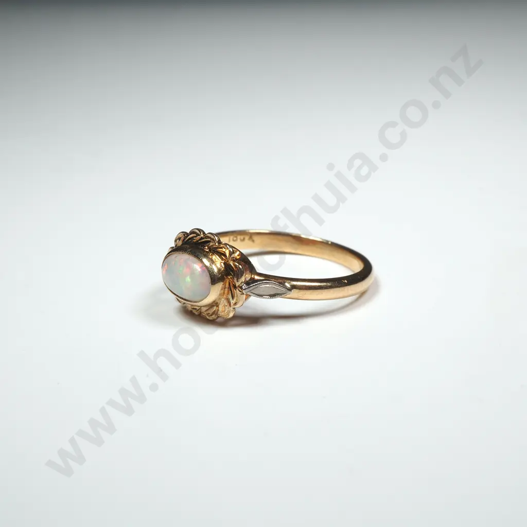 18ct Gold & Opal Ring Image 1++