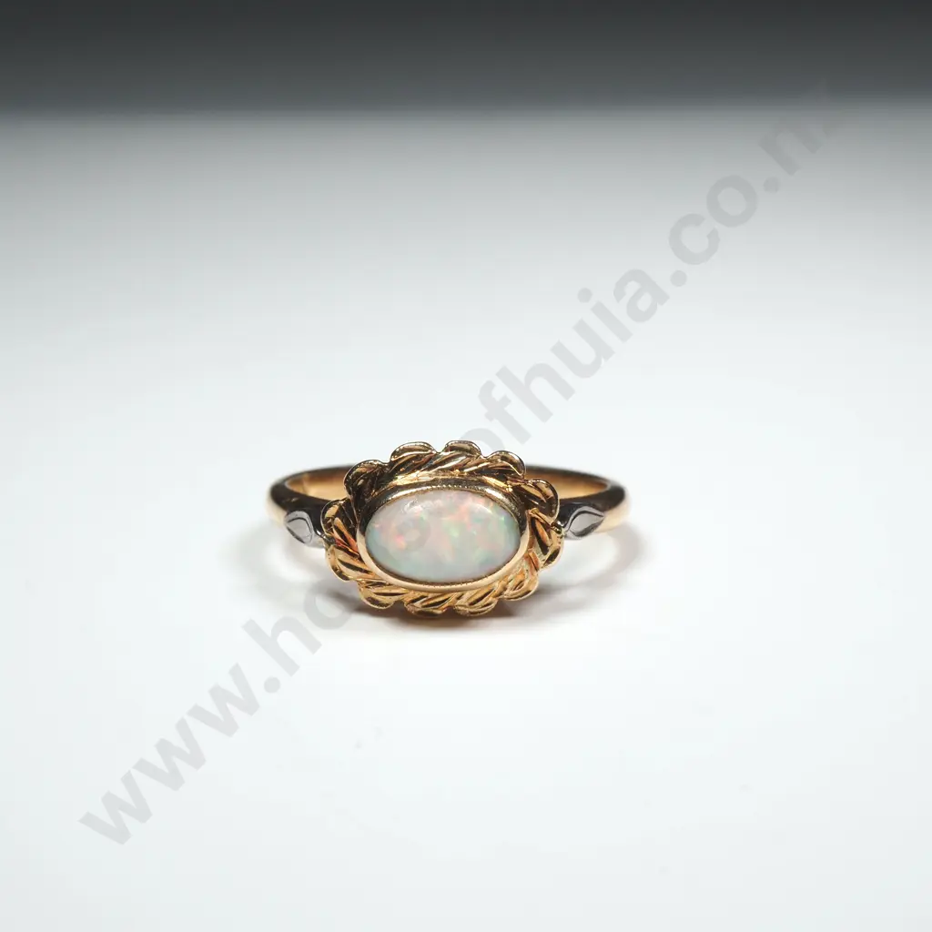 18ct Gold & Opal Ring Image 1++