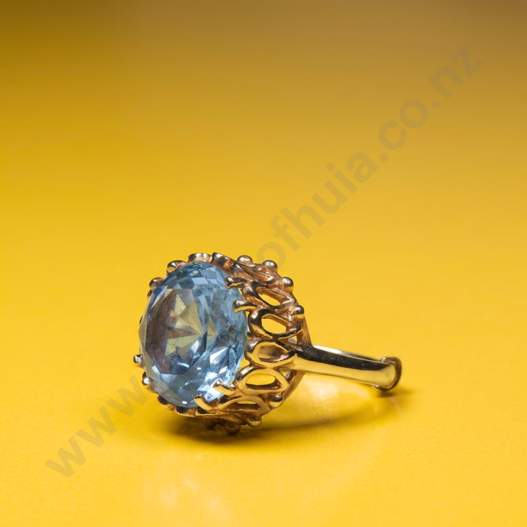 Vintage 9ct Gold Blue Stone ring Image 1++