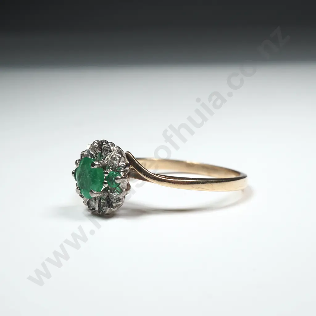 9ct Gold Emerald & Diamond Ring Image 1++