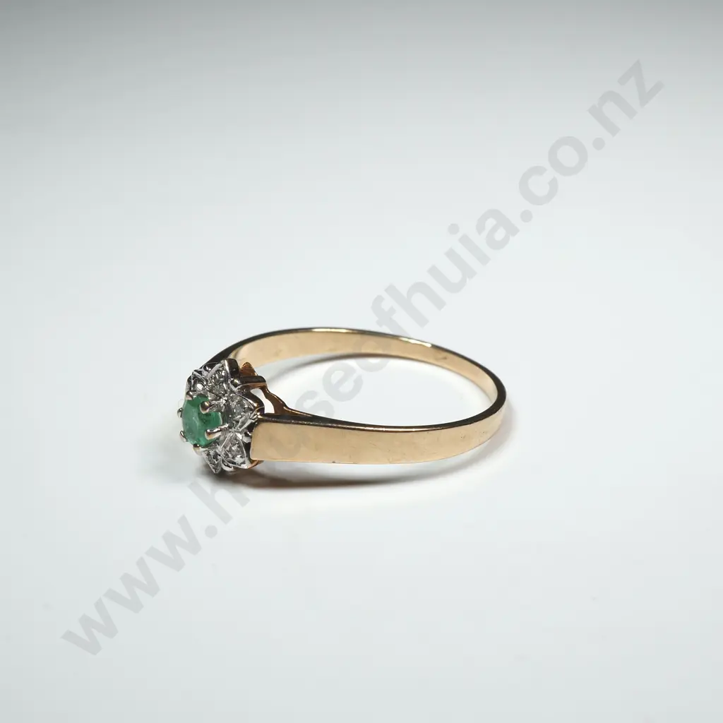 9ct Gold Emerald & Diamond Ring w English Hallmarks Image 1++