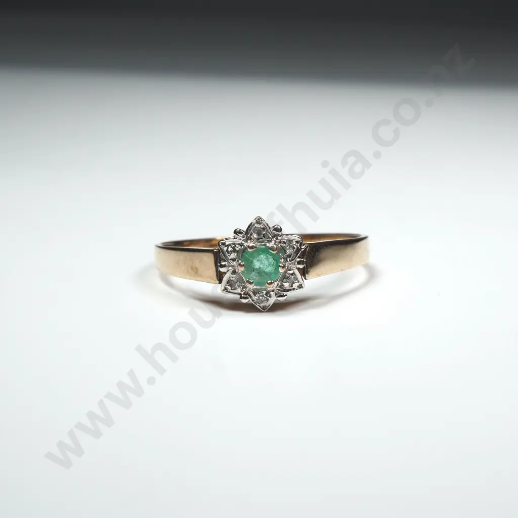 9ct Gold Emerald & Diamond Ring w English Hallmarks Image 1++
