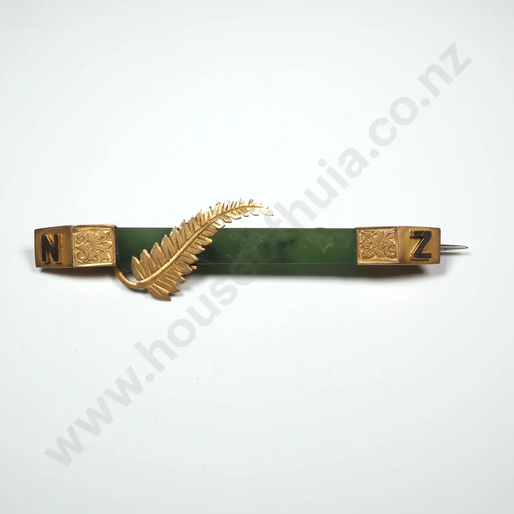 Colonial 9ct Gold Greenstone Fern Brooch Image 1++