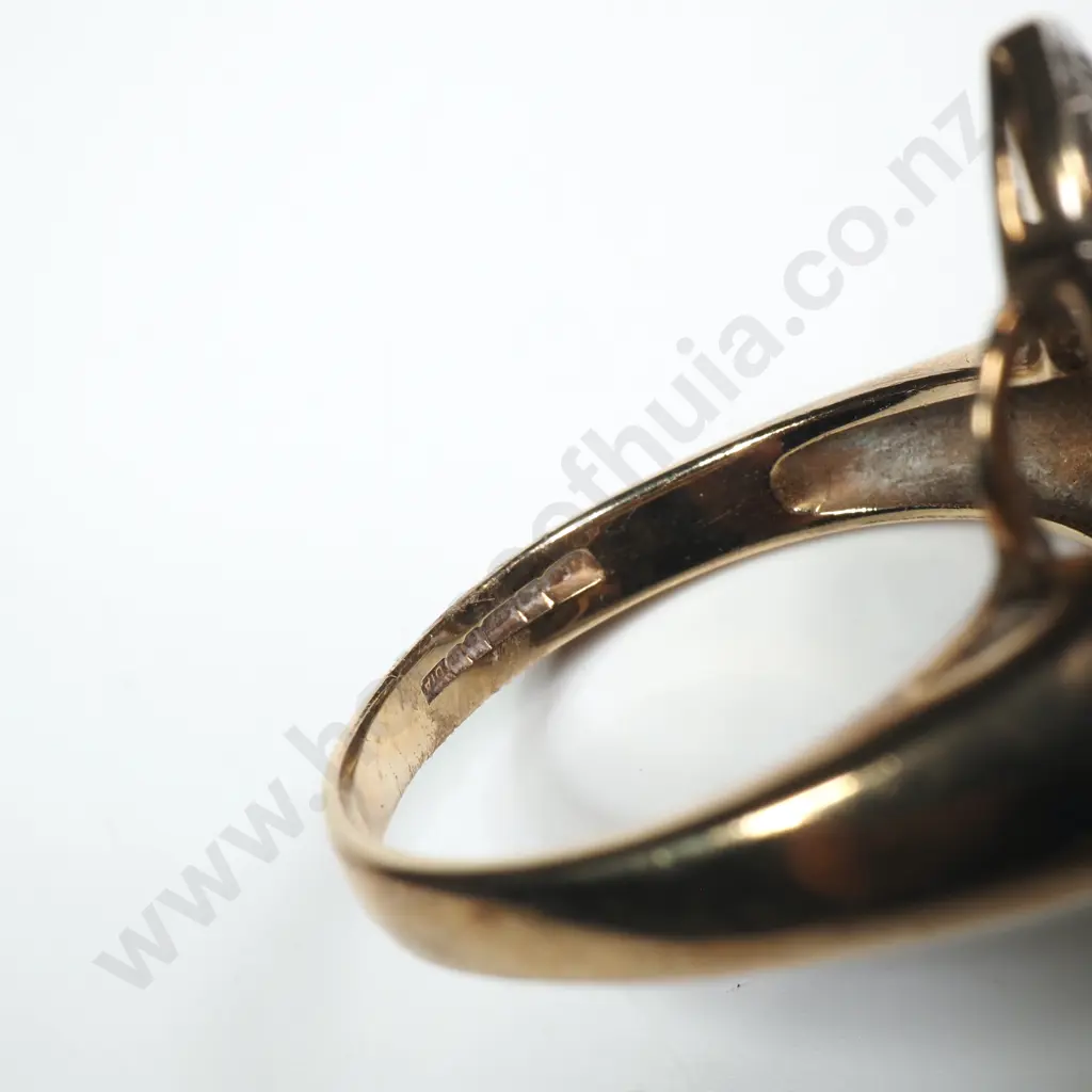 Vintage 9ct Gold Sapphire & Diamond Image 1++