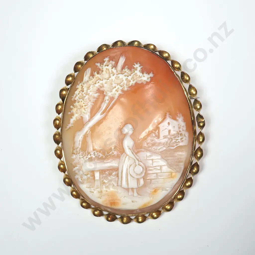 Antique 9ct Gold Cameo Brooch Image 1++