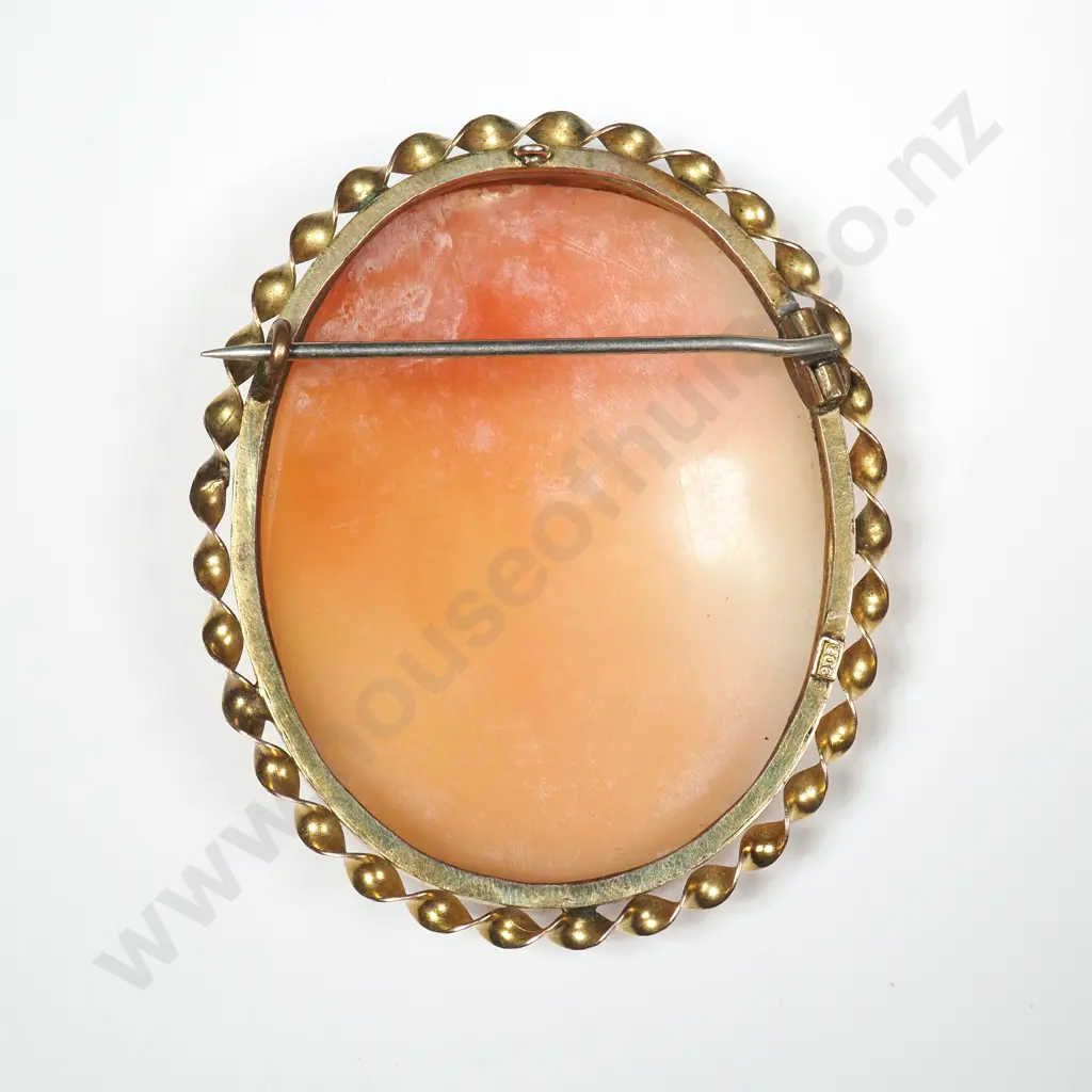 Antique 9ct Gold Cameo Brooch Image 1++