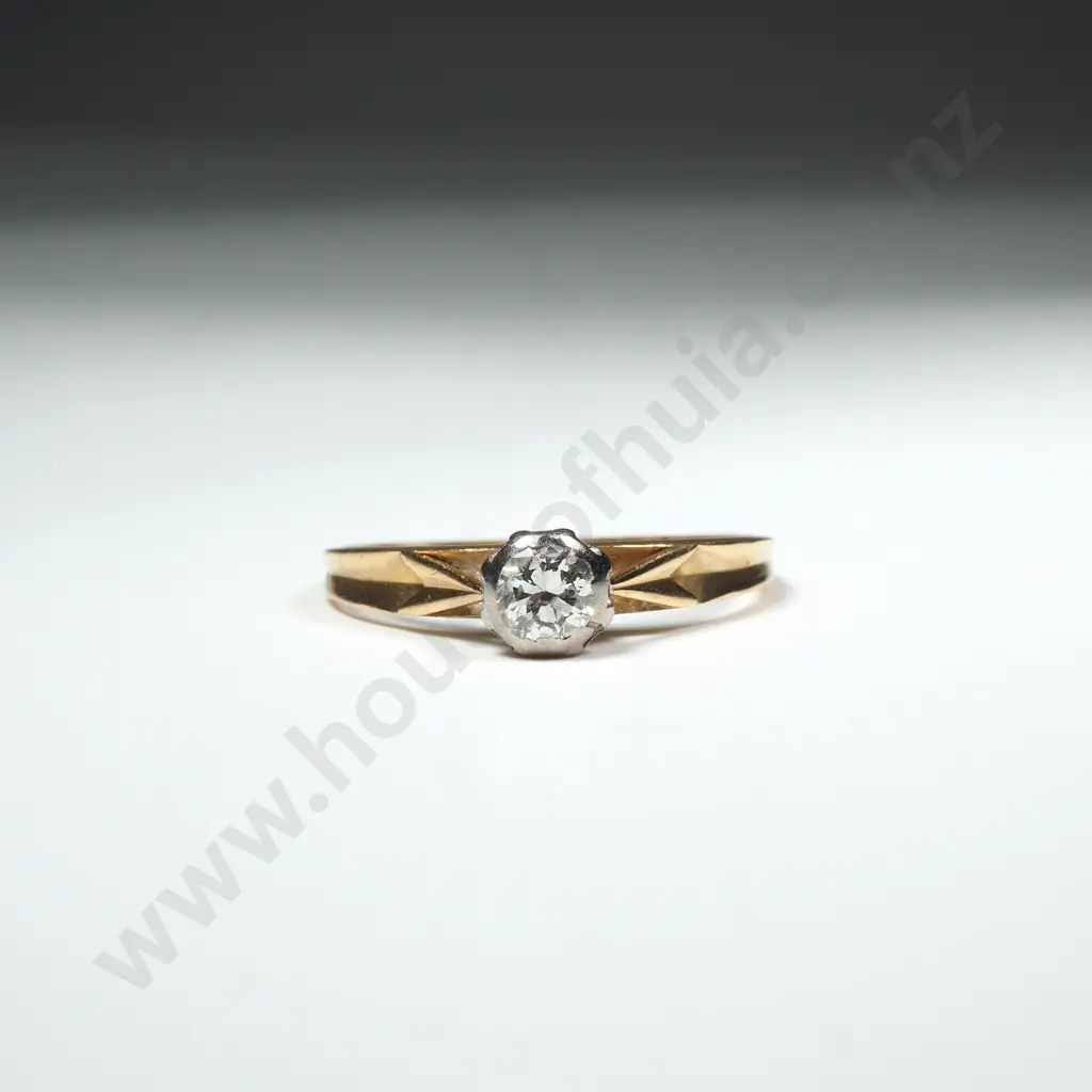 18ct Gold Diamond Solitaire Ring Image 1++